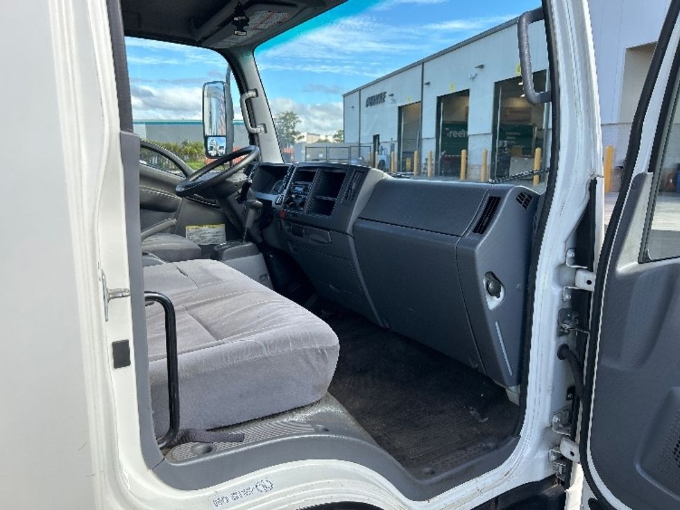 Light Duty Box Truck-Light and Medium Duty Trucks-Isuzu-2019-NPR-Torrance-CA-64,031\n\t\tmiles-$ 44,500 - Image 20