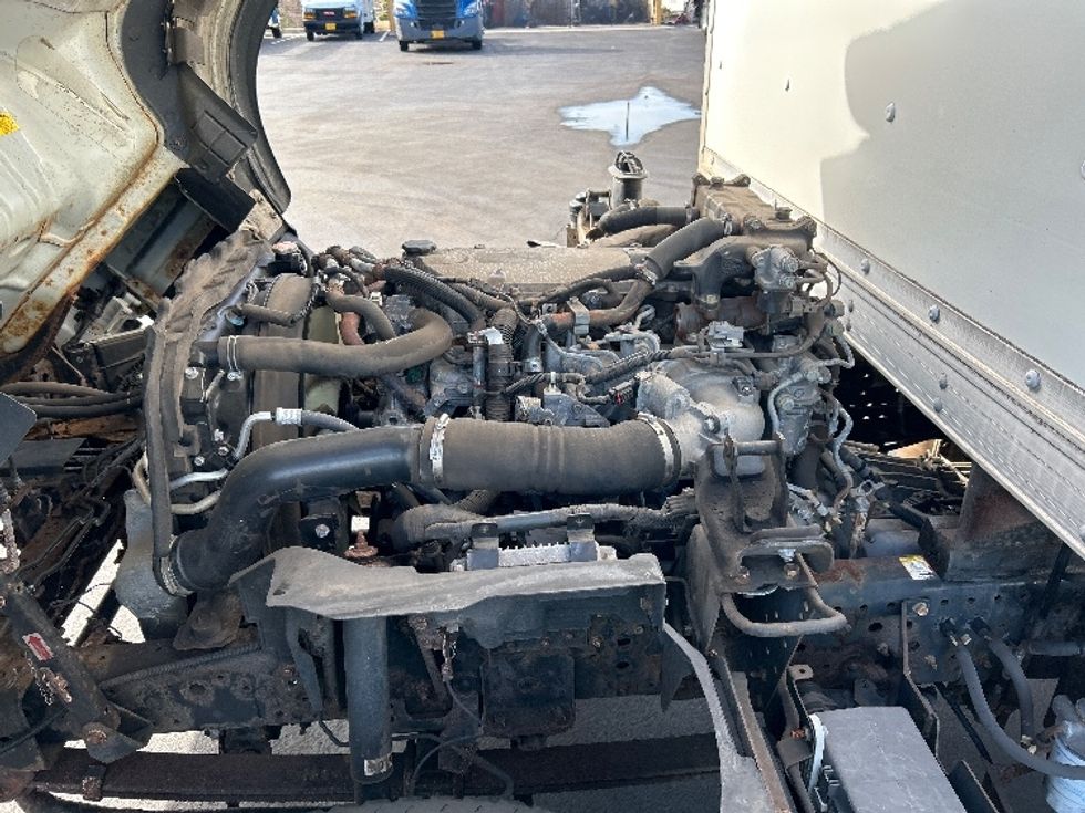 Light Duty Box Truck-Light and Medium Duty Trucks-Isuzu-2019-NPR-Torrance-CA-64,031\n\t\tmiles-$ 44,500 - Image 24