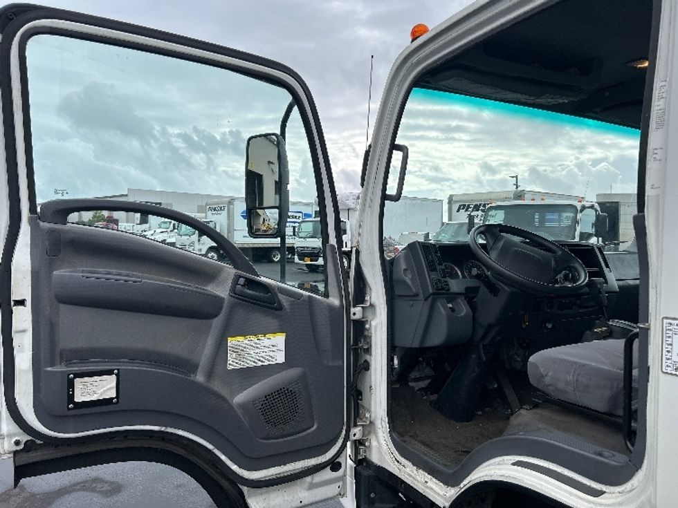 Light Duty Box Truck-Light and Medium Duty Trucks-Isuzu-2019-NPR-Torrance-CA-76,651\n\t\tmiles-$ 43,250 - Image 16