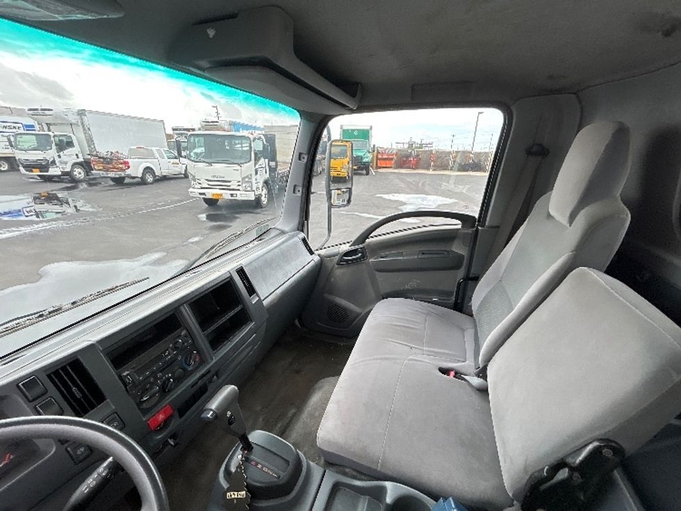 Light Duty Box Truck-Light and Medium Duty Trucks-Isuzu-2019-NPR-Torrance-CA-76,651\n\t\tmiles-$ 43,250 - Image 19