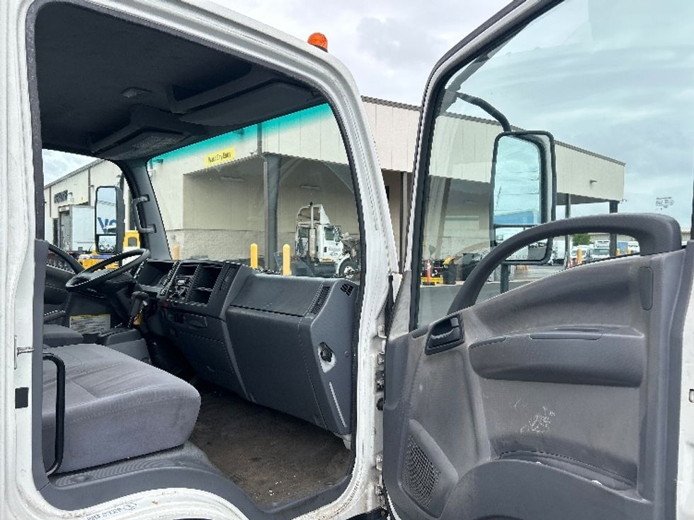 Light Duty Box Truck-Light and Medium Duty Trucks-Isuzu-2019-NPR-Torrance-CA-76,651\n\t\tmiles-$ 43,250 - Image 20