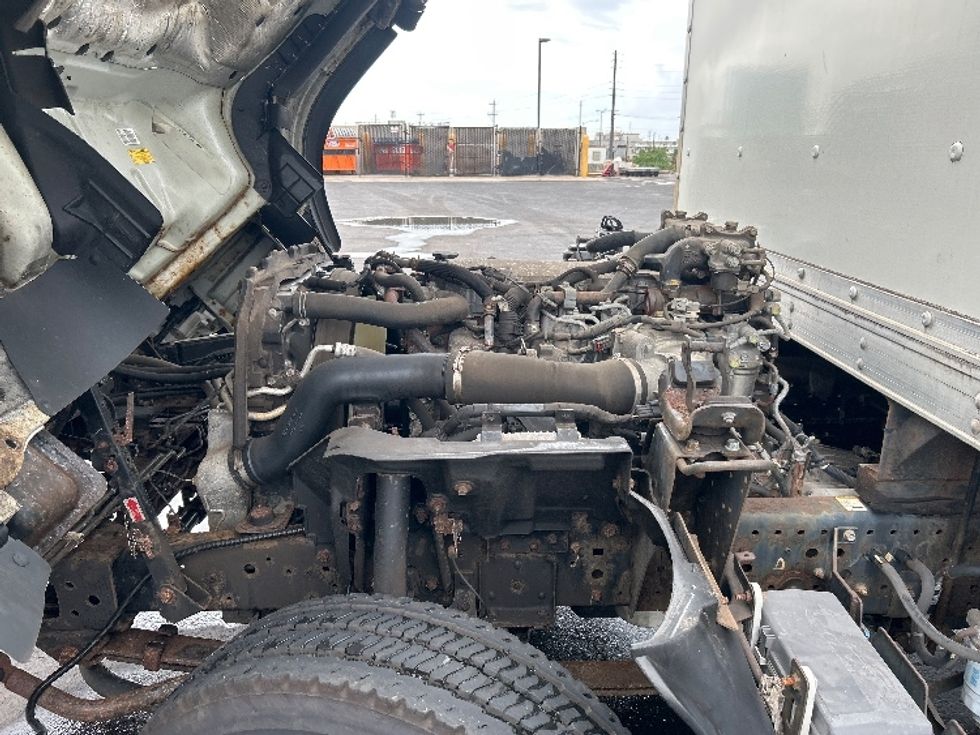 Light Duty Box Truck-Light and Medium Duty Trucks-Isuzu-2019-NPR-Torrance-CA-76,651\n\t\tmiles-$ 43,250 - Image 24