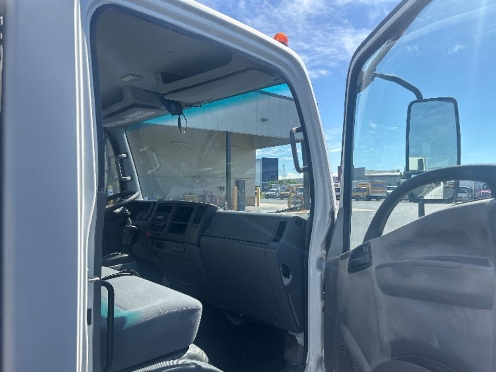 Light Duty Box Truck-Light and Medium Duty Trucks-Isuzu-2019-NPR-Torrance-CA-77,273\n\t\tmiles-$ 41,250 - Image 15