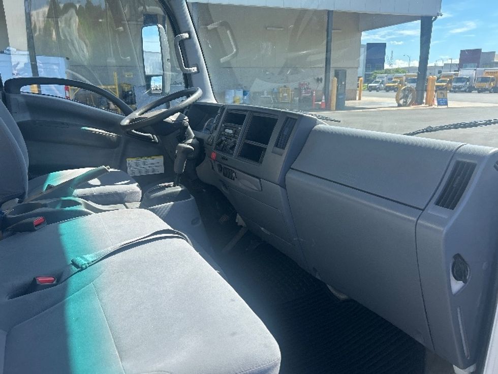 Light Duty Box Truck-Light and Medium Duty Trucks-Isuzu-2019-NPR-Torrance-CA-77,273\n\t\tmiles-$ 41,250 - Image 16