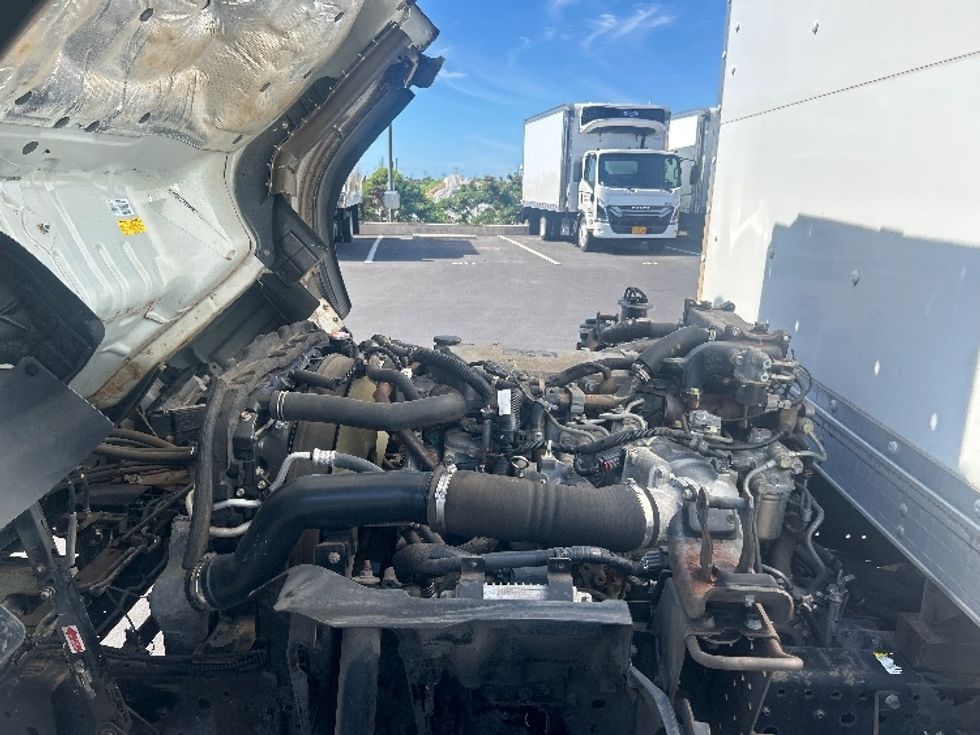 Light Duty Box Truck-Light and Medium Duty Trucks-Isuzu-2019-NPR-Torrance-CA-77,273\n\t\tmiles-$ 41,250 - Image 19