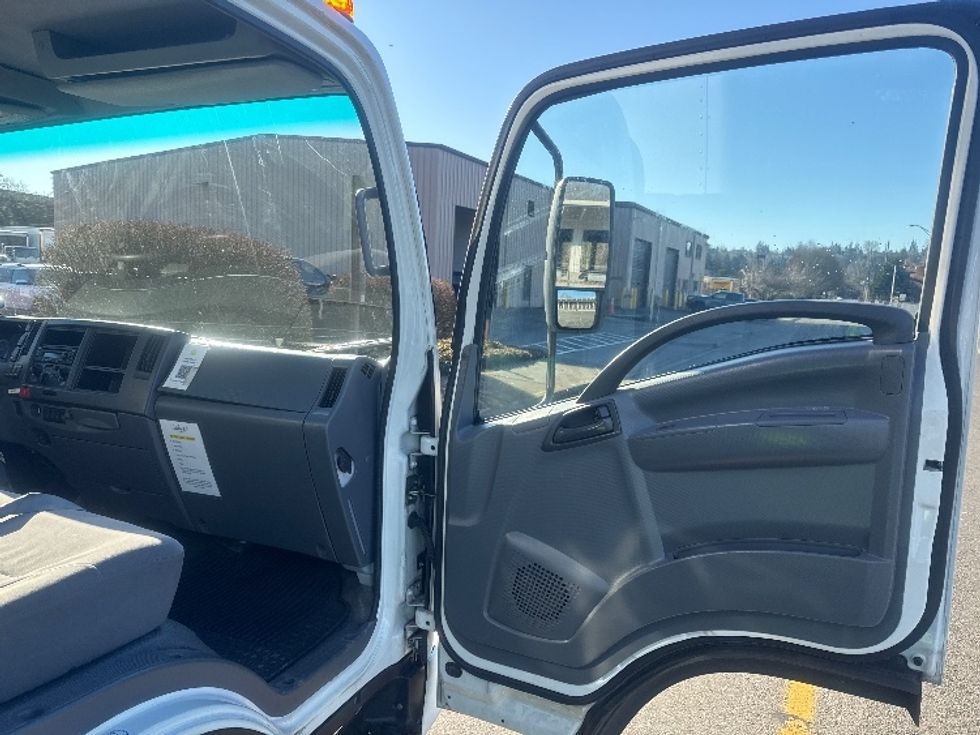 Light Duty Box Truck-Light and Medium Duty Trucks-Isuzu-2019-NPR-Tukwila-WA-134,029\n\t\tmiles-$ 38,000 - Image 20