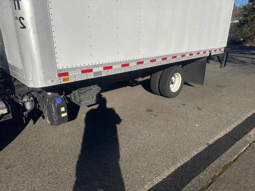 Light Duty Box Truck-Light and Medium Duty Trucks-Isuzu-2019-NPR-Tukwila-WA-134,029\n\t\tmiles-$ 38,000 - Image 5