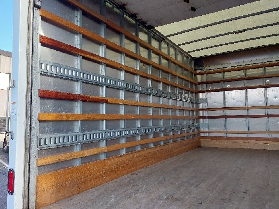 Light Duty Box Truck-Light and Medium Duty Trucks-Isuzu-2019-NPR-Tukwila-WA-139,517\n\t\tmiles-$ 37,250 - Image 10