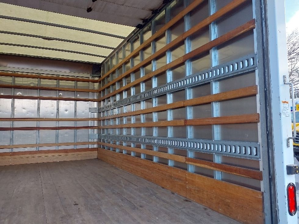 Light Duty Box Truck-Light and Medium Duty Trucks-Isuzu-2019-NPR-Tukwila-WA-139,517\n\t\tmiles-$ 37,250 - Image 11