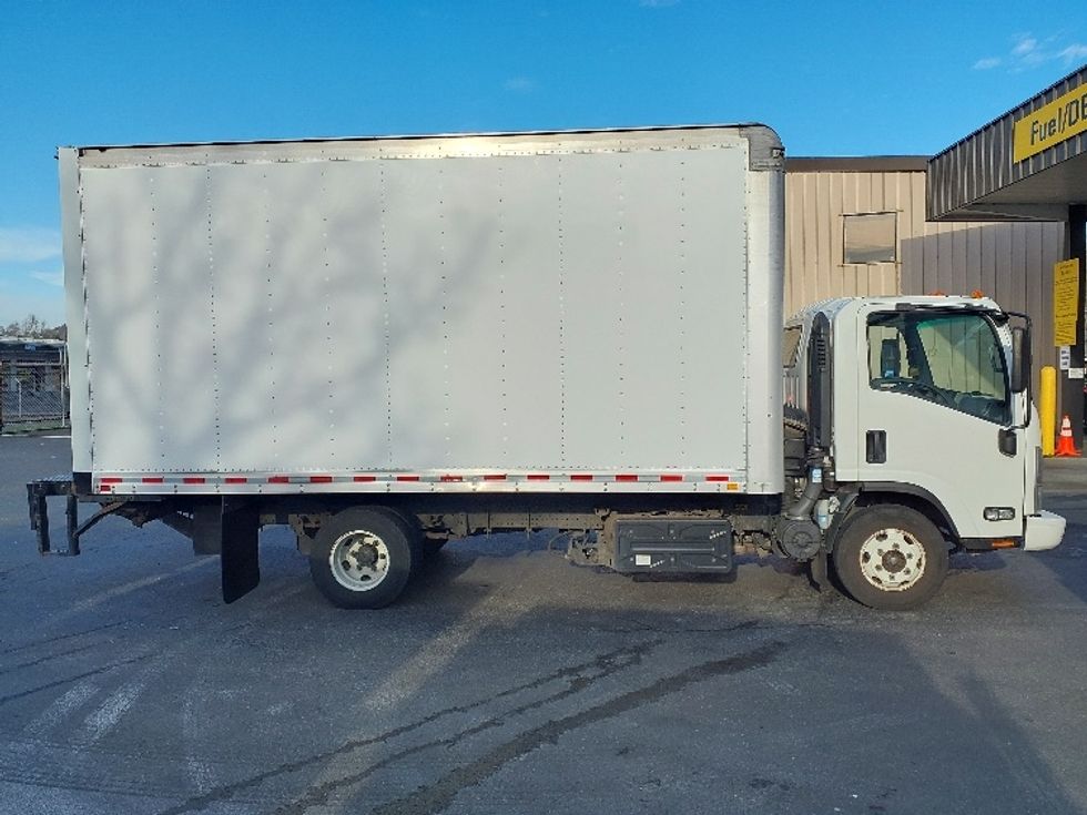 Light Duty Box Truck-Light and Medium Duty Trucks-Isuzu-2019-NPR-Tukwila-WA-139,517\n\t\tmiles-$ 37,250 - Image 14