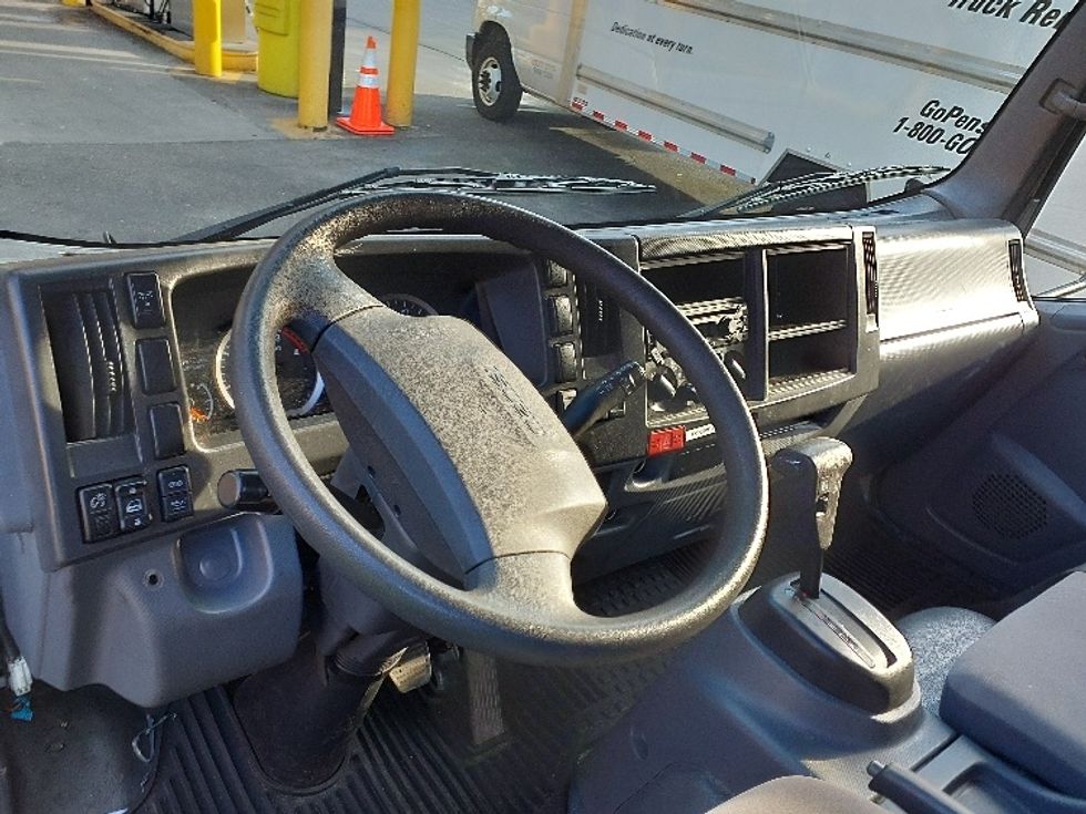 Light Duty Box Truck-Light and Medium Duty Trucks-Isuzu-2019-NPR-Tukwila-WA-139,517\n\t\tmiles-$ 37,250 - Image 16