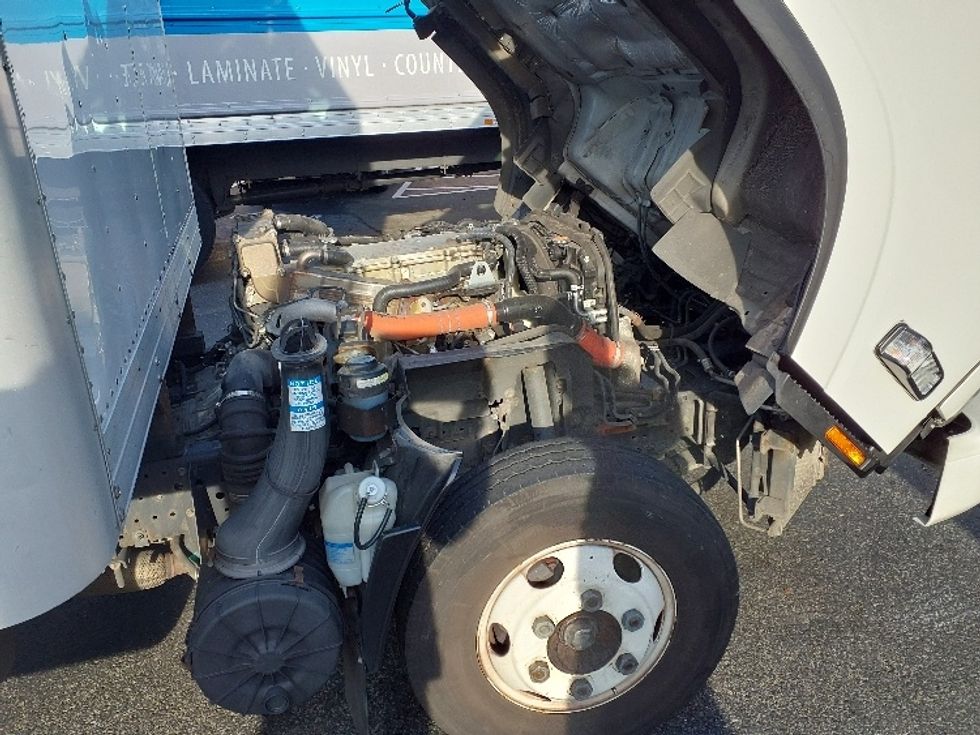 Light Duty Box Truck-Light and Medium Duty Trucks-Isuzu-2019-NPR-Tukwila-WA-139,517\n\t\tmiles-$ 37,250 - Image 22