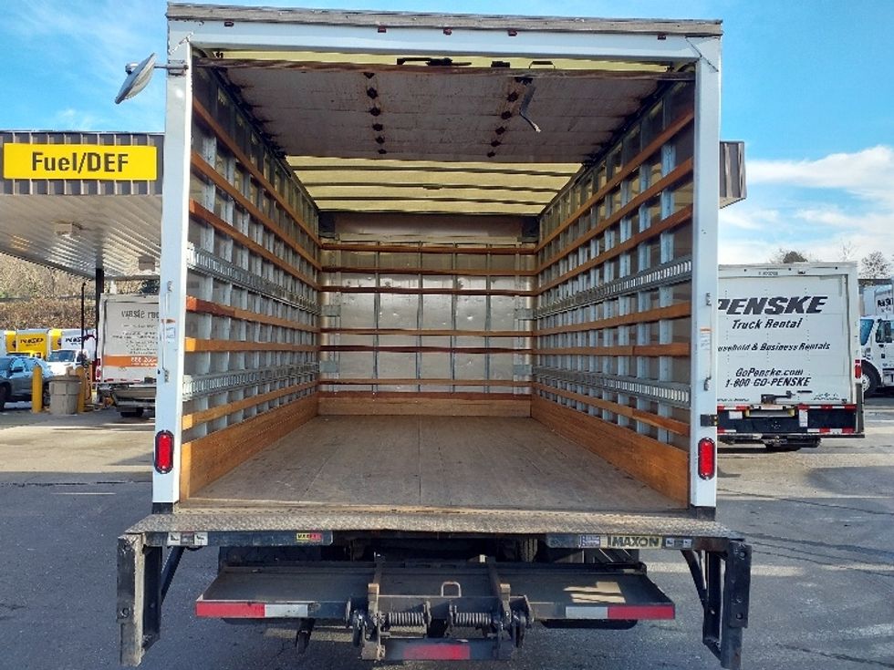 Light Duty Box Truck-Light and Medium Duty Trucks-Isuzu-2019-NPR-Tukwila-WA-139,517\n\t\tmiles-$ 37,250 - Image 8