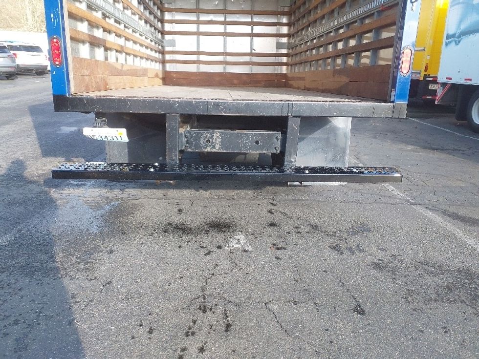 Light Duty Box Truck-Light and Medium Duty Trucks-Isuzu-2019-NPR-Tukwila-WA-156,890\n\t\tmiles-$ 34,000 - Image 9