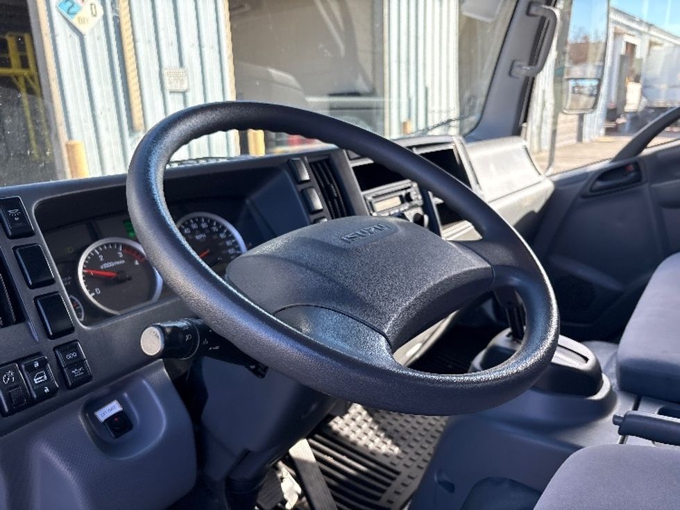 Light Duty Box Truck-Light and Medium Duty Trucks-Isuzu-2019-NPR-West Sacramento-CA-88,903\n\t\tmiles-$ 43,250 - Image 17
