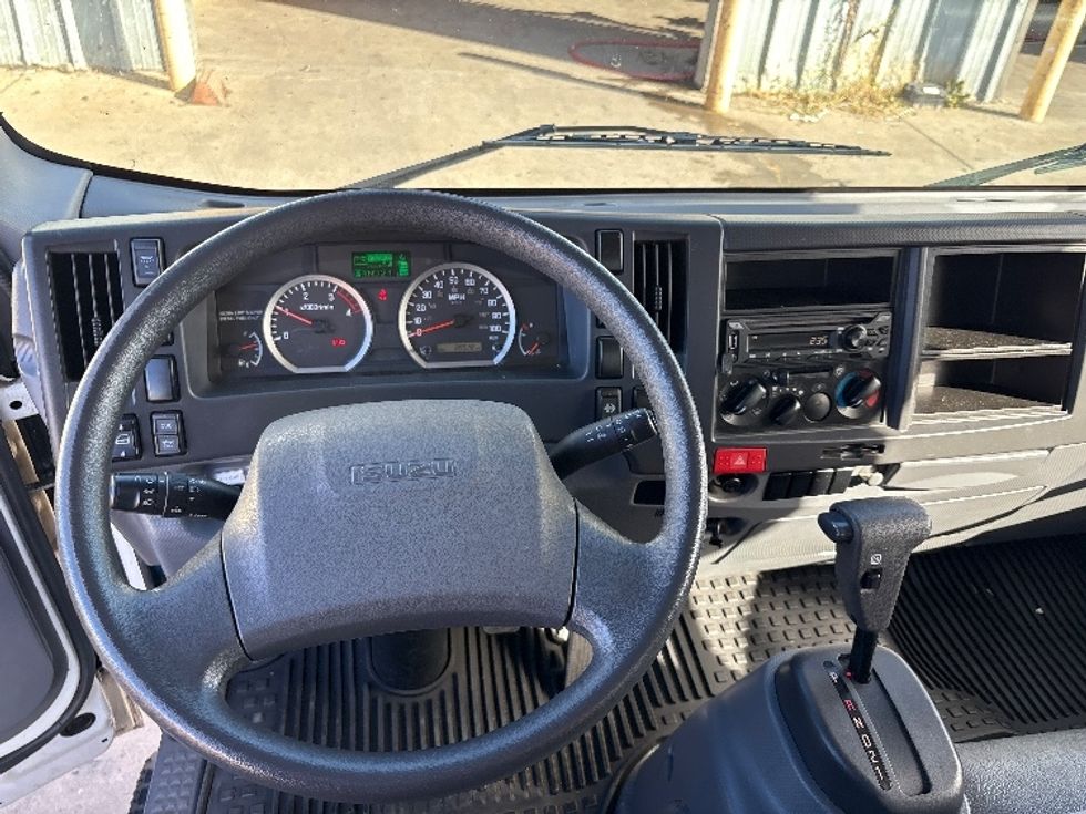 Light Duty Box Truck-Light and Medium Duty Trucks-Isuzu-2019-NPR-West Sacramento-CA-88,903\n\t\tmiles-$ 43,250 - Image 18