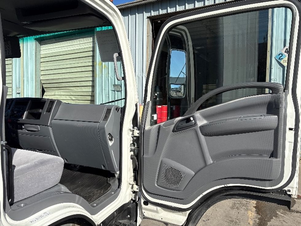 Light Duty Box Truck-Light and Medium Duty Trucks-Isuzu-2019-NPR-West Sacramento-CA-88,903\n\t\tmiles-$ 43,250 - Image 20
