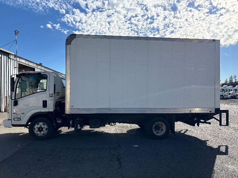 Light Duty Box Truck-Light and Medium Duty Trucks-Isuzu-2019-NPR-West Sacramento-CA-88,903\n\t\tmiles-$ 43,250 - Image 4