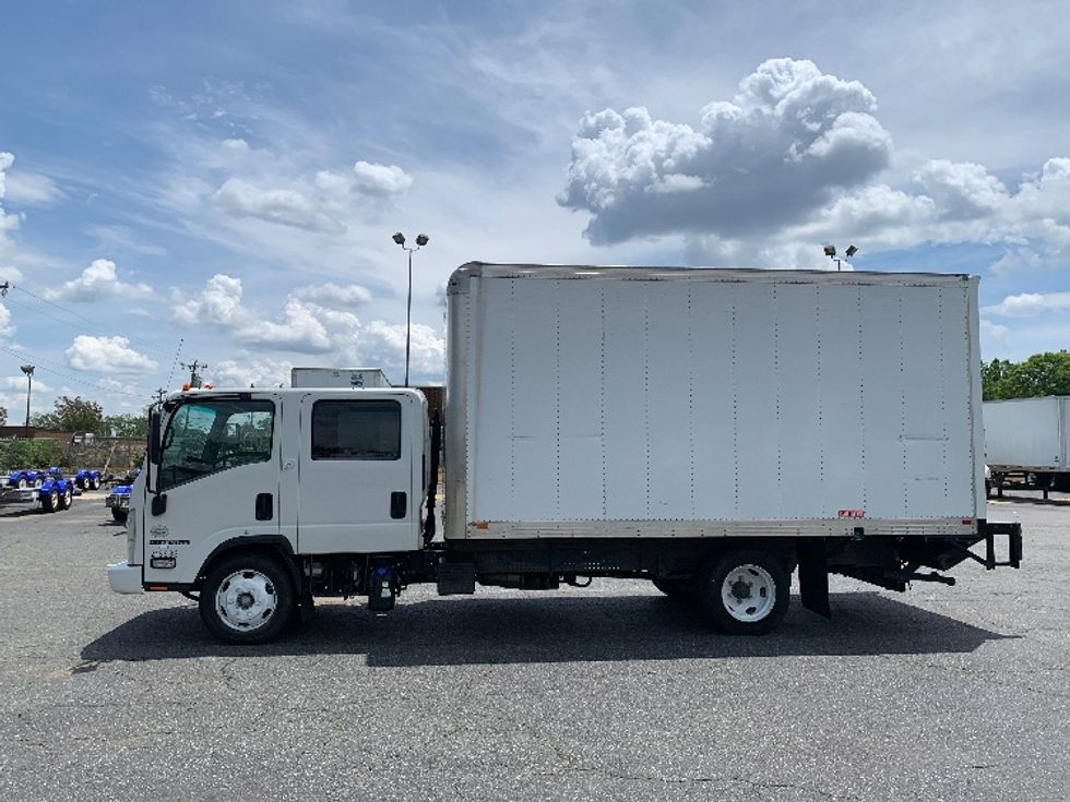 Light Duty Box Truck-Light and Medium Duty Trucks-Isuzu-2019-NPRXD-Concord-NC-226,708\n\t\tmiles-$ 27,000 - Image 4