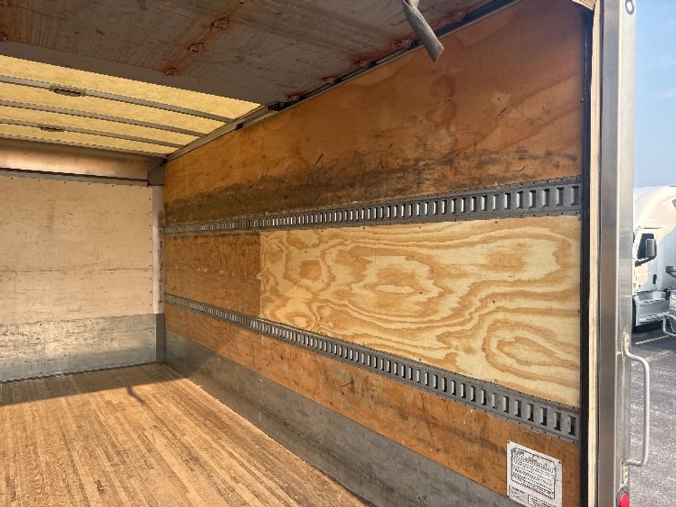 Light Duty Box Truck-Light and Medium Duty Trucks-Isuzu-2019-NPRXD-East Chicago-IN-130,308\n\t\tmiles-$ 40,500 - Image 11