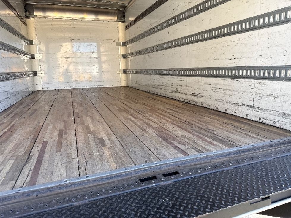 Light Duty Box Truck-Light and Medium Duty Trucks-Isuzu-2019-NPRXD-Phoenix-AZ-86,340\n\t\tmiles-$ 44,750 - Image 11