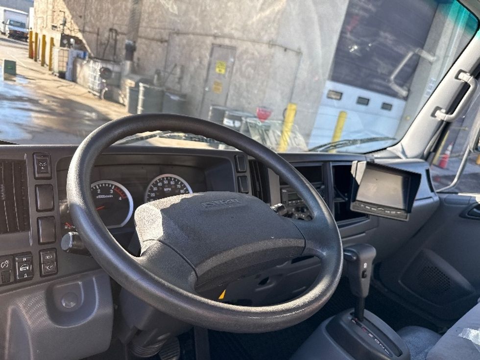 Light Duty Box Truck-Light and Medium Duty Trucks-Isuzu-2019-NPRXD-Phoenix-AZ-86,340\n\t\tmiles-$ 44,750 - Image 16
