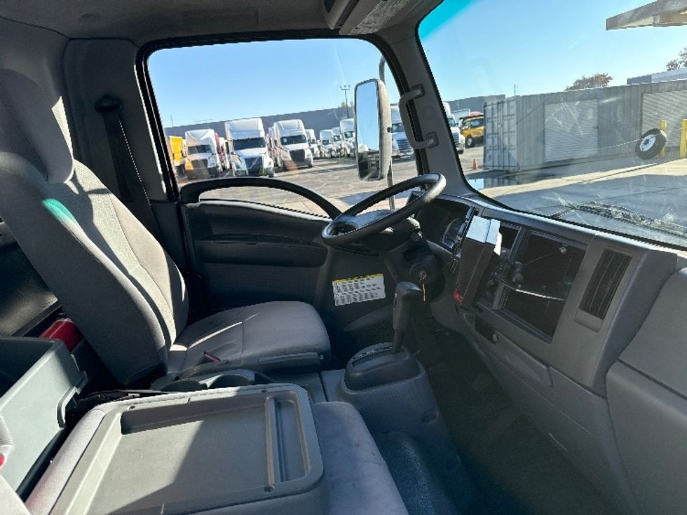 Light Duty Box Truck-Light and Medium Duty Trucks-Isuzu-2019-NPRXD-Phoenix-AZ-86,340\n\t\tmiles-$ 44,750 - Image 21