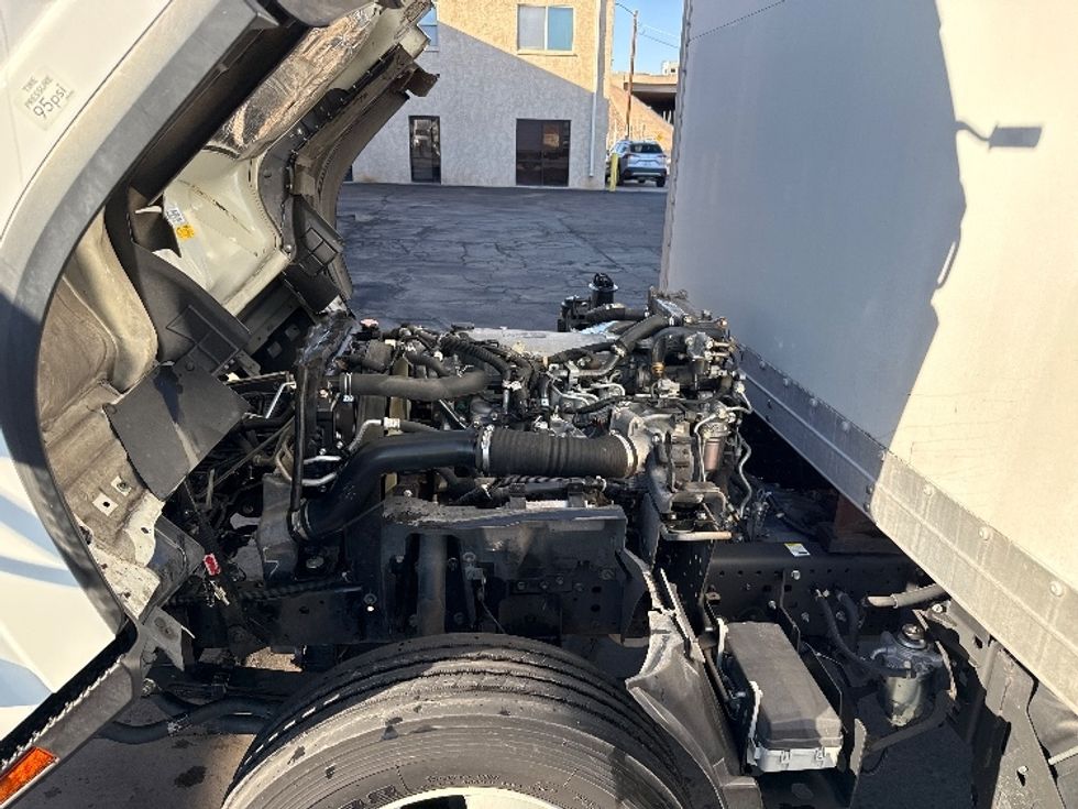 Light Duty Box Truck-Light and Medium Duty Trucks-Isuzu-2019-NPRXD-Phoenix-AZ-86,340\n\t\tmiles-$ 44,750 - Image 22