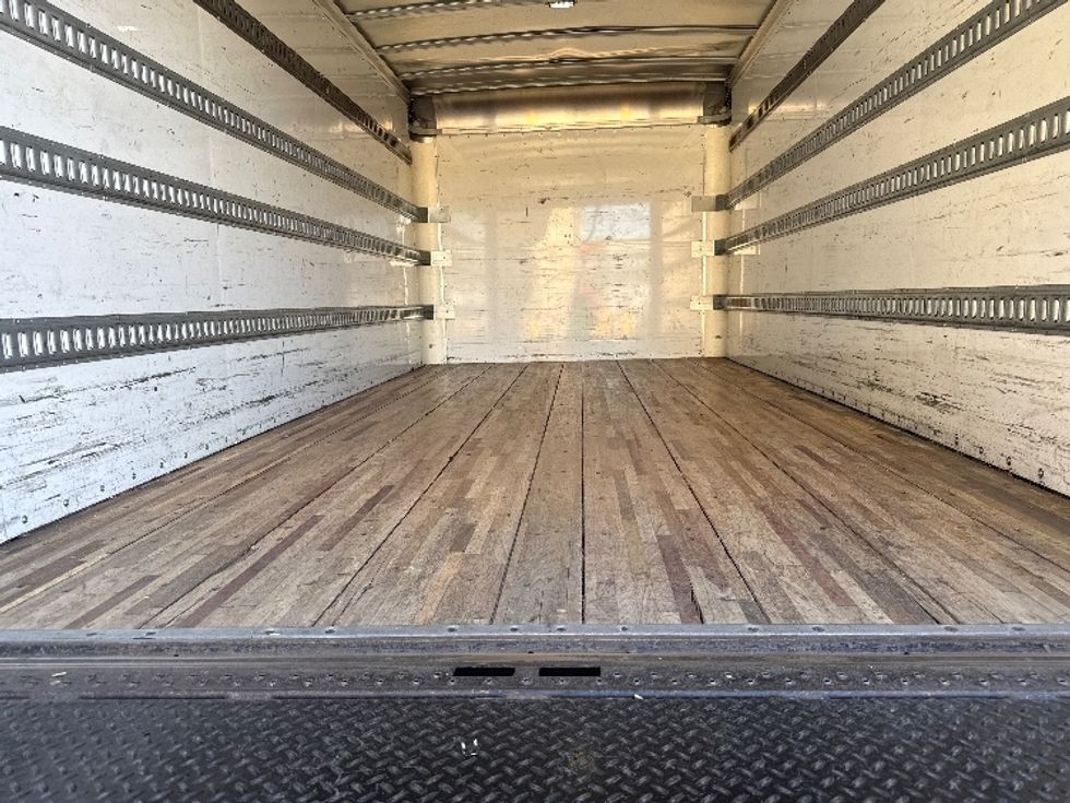 Light Duty Box Truck-Light and Medium Duty Trucks-Isuzu-2019-NPRXD-Phoenix-AZ-86,340\n\t\tmiles-$ 44,750 - Image 9