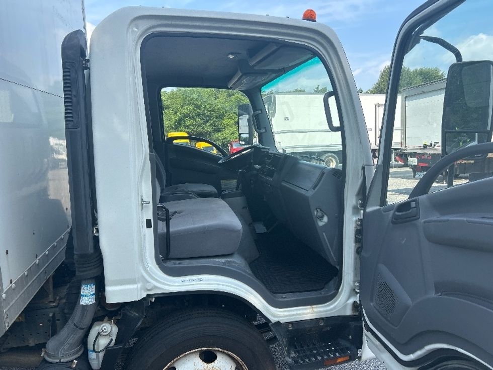 Light Duty Box Truck-Light and Medium Duty Trucks-Isuzu-2019-NPRXD-Prince George-VA-112,034\n\t\tmiles-$ 44,500 - Image 18