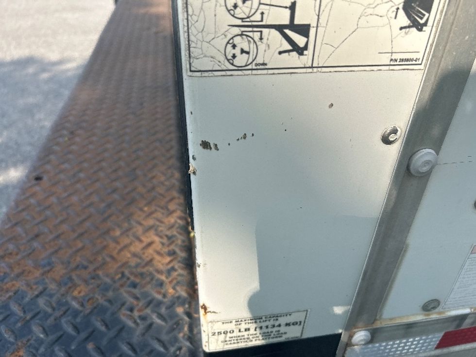 Light Duty Box Truck-Light and Medium Duty Trucks-Isuzu-2019-NPRXD-Prince George-VA-112,034\n\t\tmiles-$ 44,500 - Image 31