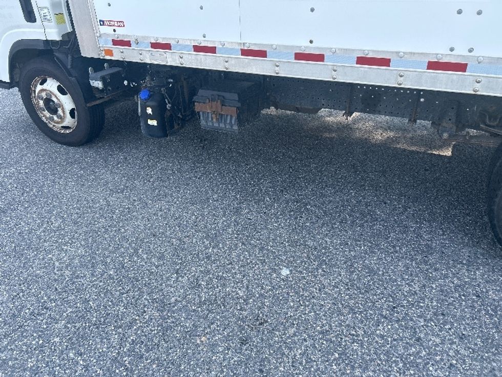 Light Duty Box Truck-Light and Medium Duty Trucks-Isuzu-2019-NPRXD-Prince George-VA-112,034\n\t\tmiles-$ 44,500 - Image 5