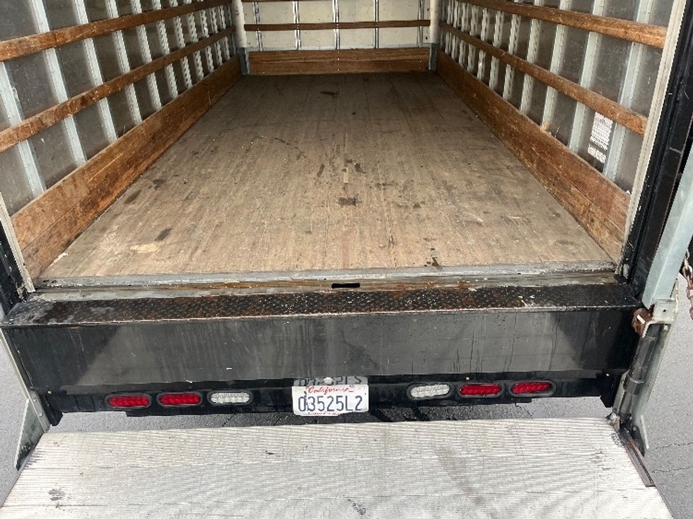 Light Duty Box Truck-Light and Medium Duty Trucks-Isuzu-2019-NPRXD-Torrance-CA-129,000\n\t\tmiles-$ 45,750 - Image 10