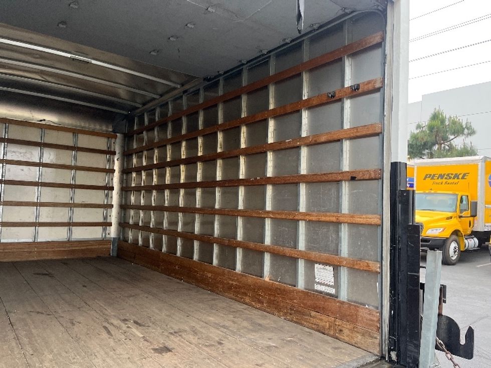 Light Duty Box Truck-Light and Medium Duty Trucks-Isuzu-2019-NPRXD-Torrance-CA-129,000\n\t\tmiles-$ 45,750 - Image 12