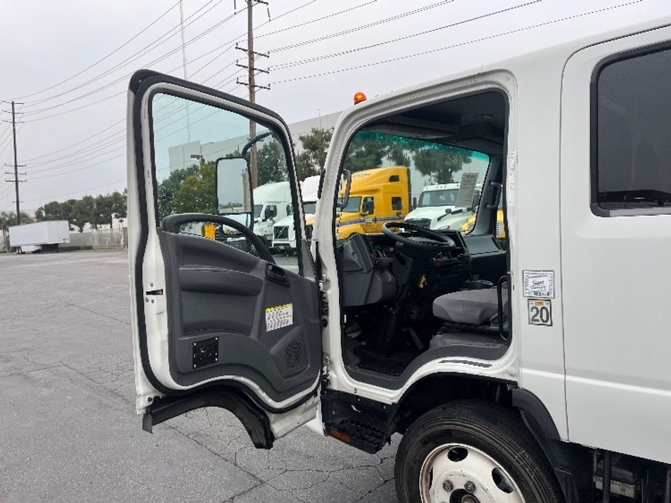 Light Duty Box Truck-Light and Medium Duty Trucks-Isuzu-2019-NPRXD-Torrance-CA-129,000\n\t\tmiles-$ 45,750 - Image 16