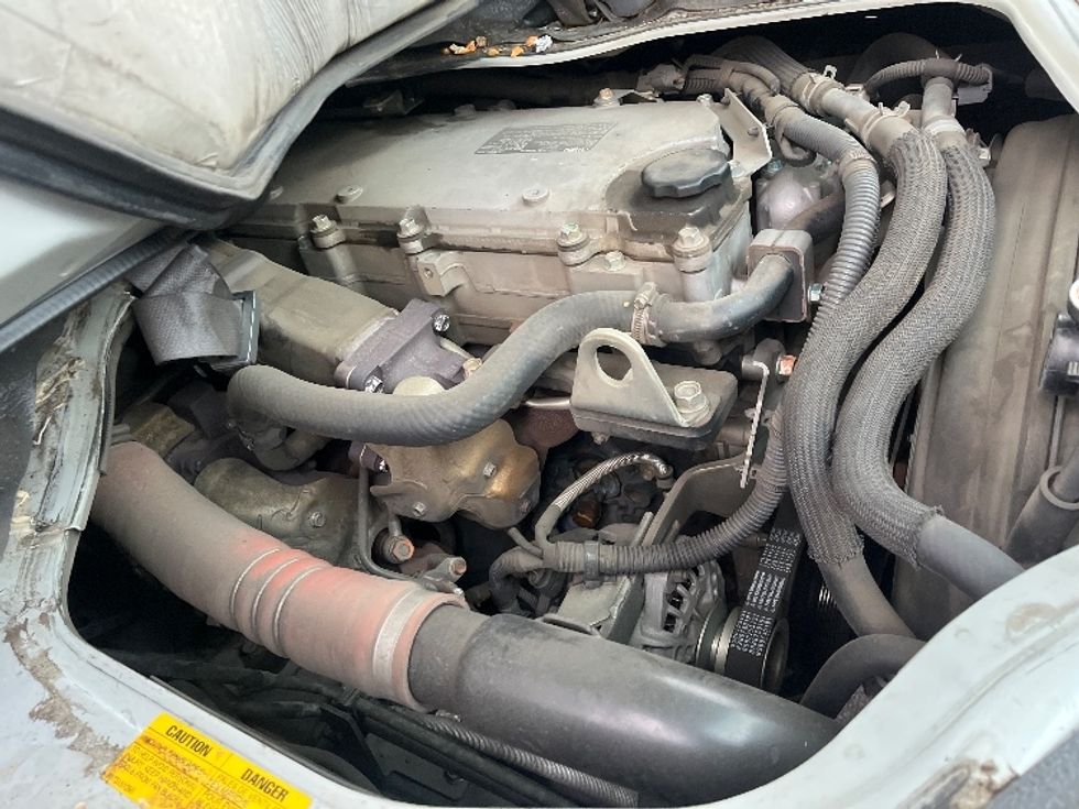 Light Duty Box Truck-Light and Medium Duty Trucks-Isuzu-2019-NPRXD-Torrance-CA-129,000\n\t\tmiles-$ 45,750 - Image 23