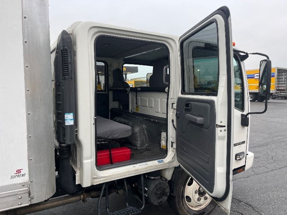 Light Duty Box Truck-Light and Medium Duty Trucks-Isuzu-2019-NPRXD-Torrance-CA-129,000\n\t\tmiles-$ 45,750 - Image 29