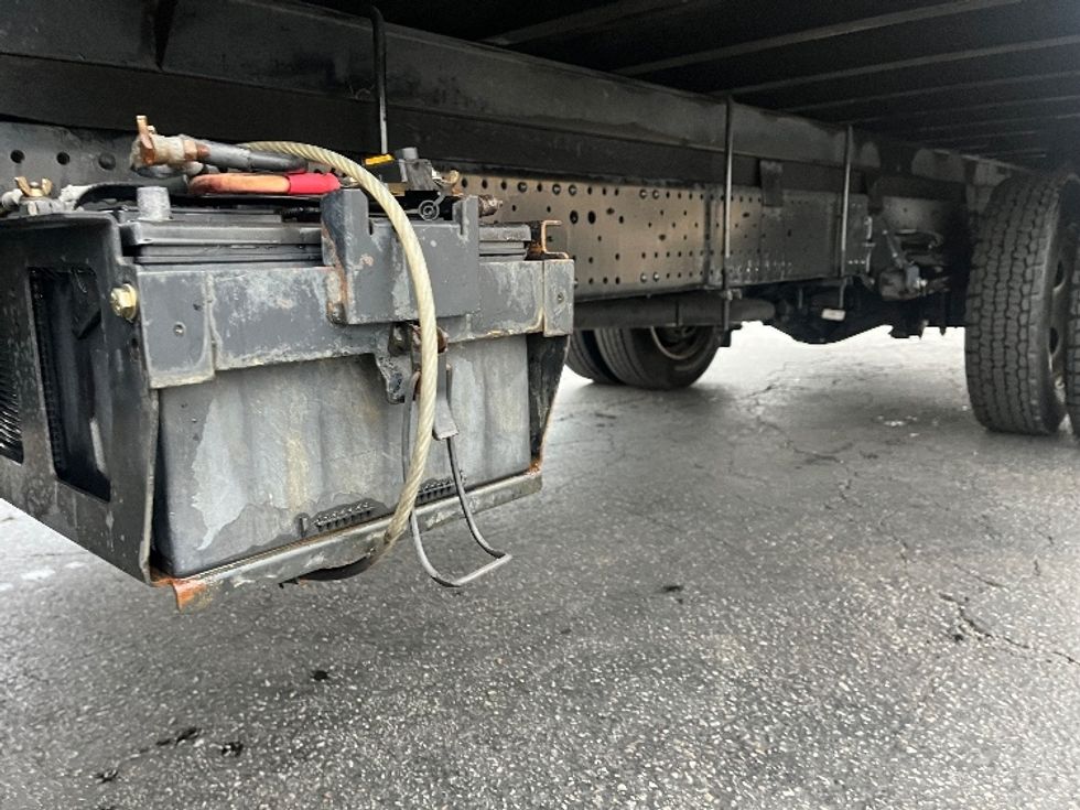 Light Duty Box Truck-Light and Medium Duty Trucks-Isuzu-2019-NPRXD-Torrance-CA-129,000\n\t\tmiles-$ 45,750 - Image 5