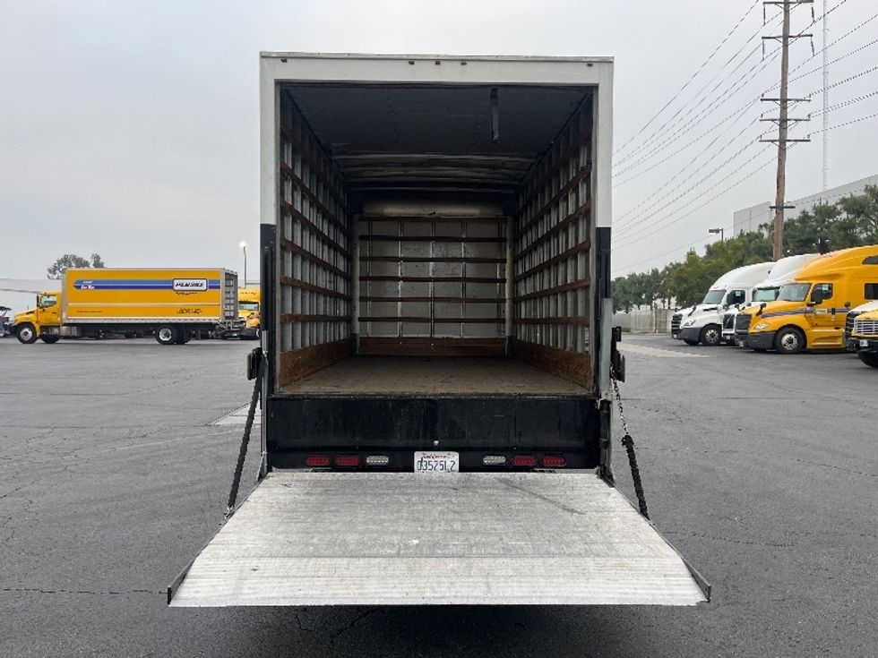 Light Duty Box Truck-Light and Medium Duty Trucks-Isuzu-2019-NPRXD-Torrance-CA-129,000\n\t\tmiles-$ 45,750 - Image 9