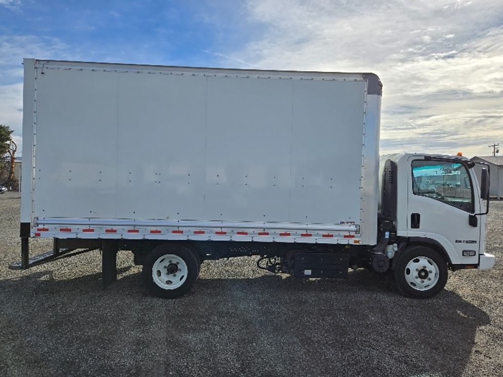 Light Duty Box Truck-Light and Medium Duty Trucks-Isuzu-2019-NPRXD-Yakima-WA-97,668\n\t\tmiles-$ 42,000 - Image 14
