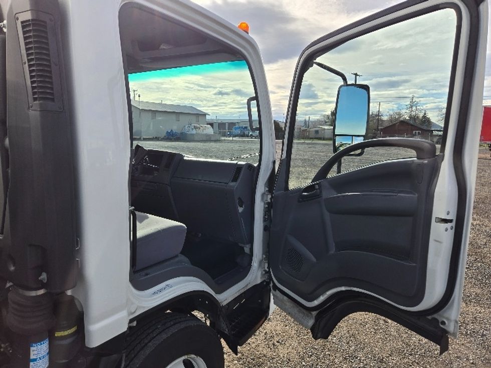 Light Duty Box Truck-Light and Medium Duty Trucks-Isuzu-2019-NPRXD-Yakima-WA-97,668\n\t\tmiles-$ 42,000 - Image 19