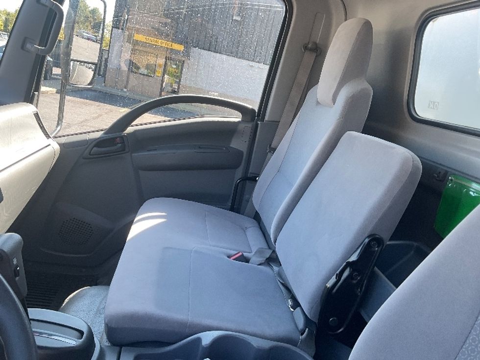 Light Duty Box Truck-Light and Medium Duty Trucks-Isuzu-2020-NPR-Akron-OH-58,893\n\t\tmiles-$ 44,250 - Image 19