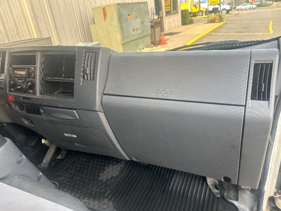 Light Duty Box Truck-Light and Medium Duty Trucks-Isuzu-2020-NPR-Alexandria-VA-167,169\n\t\tmiles-$ 30,750 - Image 20