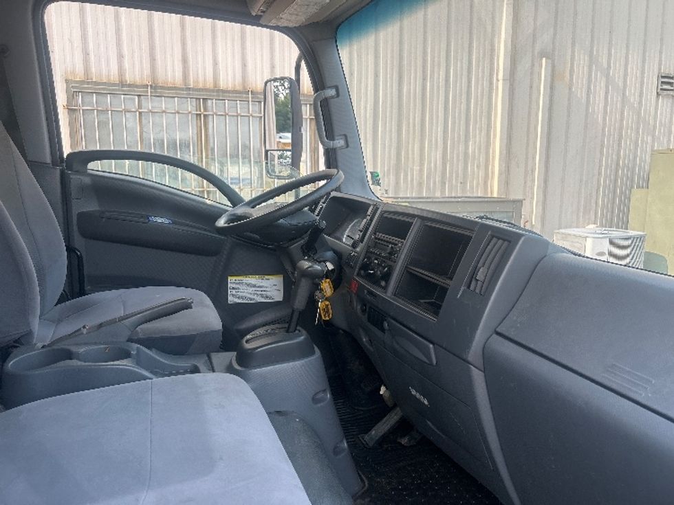 Light Duty Box Truck-Light and Medium Duty Trucks-Isuzu-2020-NPR-Alexandria-VA-167,169\n\t\tmiles-$ 30,750 - Image 21