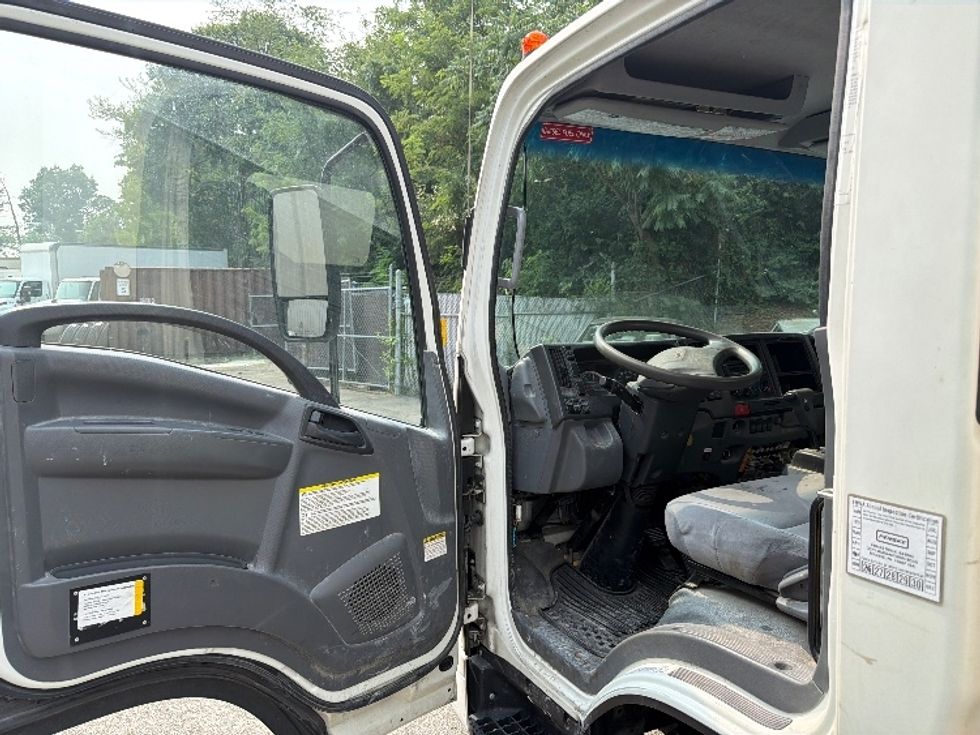 Light Duty Box Truck-Light and Medium Duty Trucks-Isuzu-2020-NPR-Alexandria-VA-201,771\n\t\tmiles-$ 22,750 - Image 15