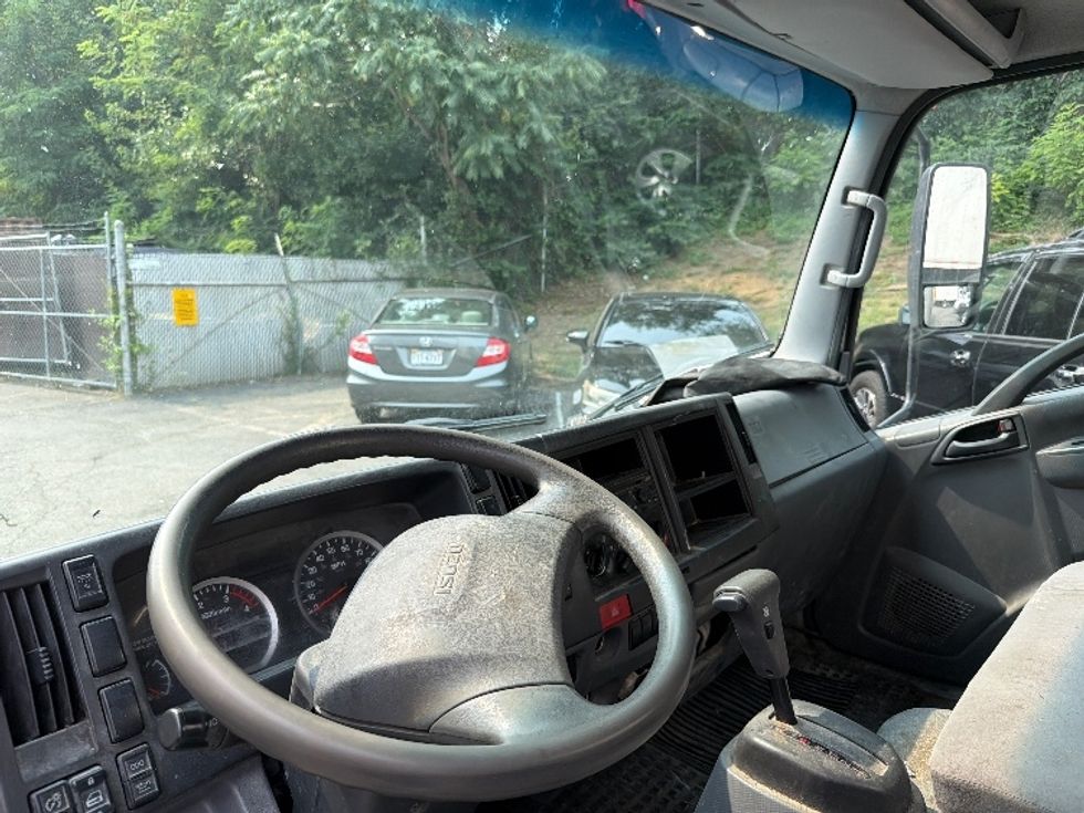 Light Duty Box Truck-Light and Medium Duty Trucks-Isuzu-2020-NPR-Alexandria-VA-201,771\n\t\tmiles-$ 22,750 - Image 16