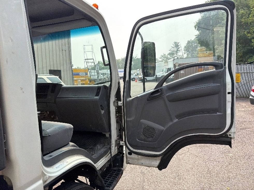 Light Duty Box Truck-Light and Medium Duty Trucks-Isuzu-2020-NPR-Alexandria-VA-201,771\n\t\tmiles-$ 22,750 - Image 19