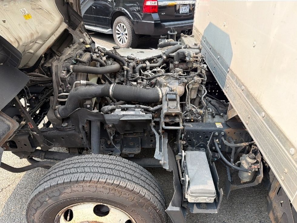 Light Duty Box Truck-Light and Medium Duty Trucks-Isuzu-2020-NPR-Alexandria-VA-201,771\n\t\tmiles-$ 22,750 - Image 22