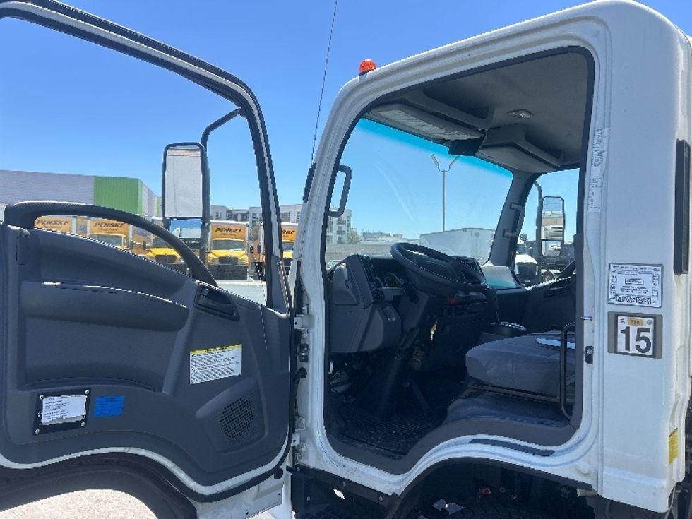 Light Duty Box Truck-Light and Medium Duty Trucks-Isuzu-2020-NPR-Anaheim-CA-41,193\n\t\tmiles-$ 49,750 - Image 16