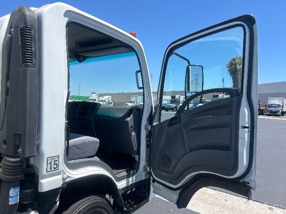Light Duty Box Truck-Light and Medium Duty Trucks-Isuzu-2020-NPR-Anaheim-CA-41,193\n\t\tmiles-$ 49,750 - Image 20